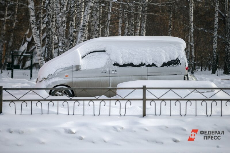 Как самостоятельно вызволить автомобиль, если застряли в грязи