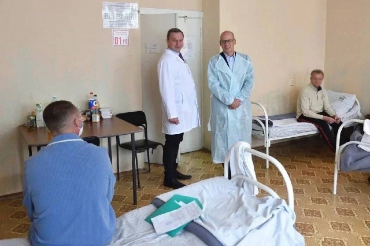    По словам Александра Бречалова, военнослужащие настроены позитивно и нацелены на скорейшее выздоровление.