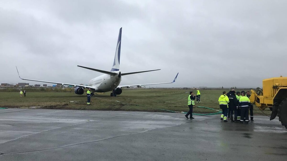   Самолет выкатился за пределы ВПП в аэропорту Перми. Какая ответственность ждет руководство аэропорта?© РИА Новости / Уральская транспортная прокуратура