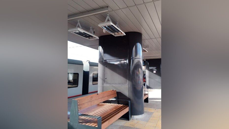    Скамейки с инфракрасными обогревателями на ж/д станции Зеленоград-Крюково в Москве. Автор фото: Пресс-служба ОАО "РЖД"