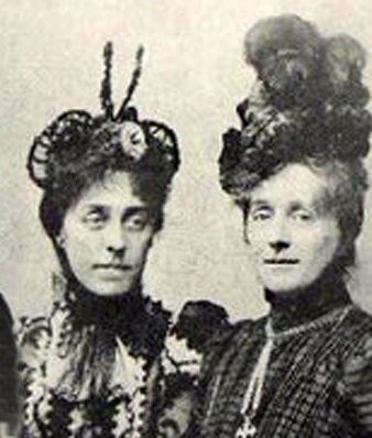 Даниэла и Бландина.