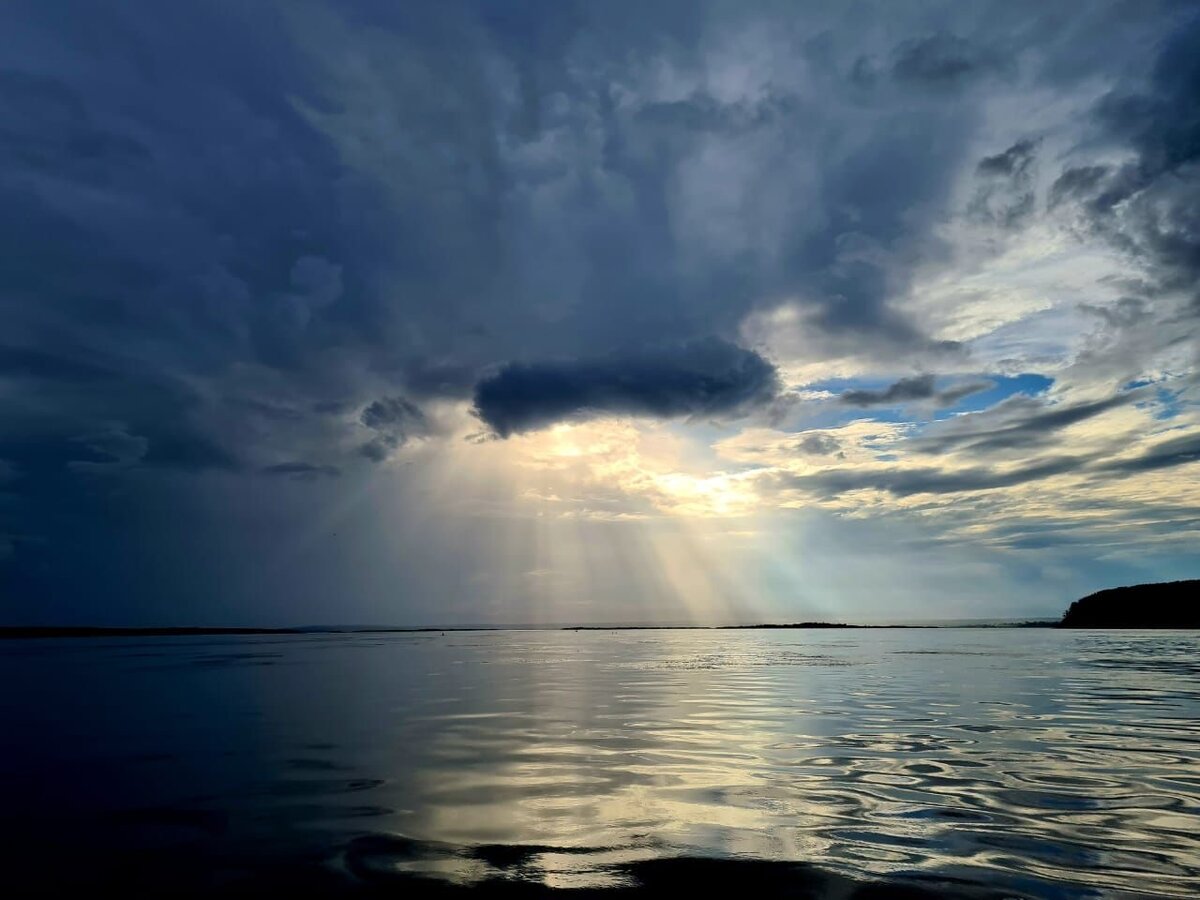 Фотография 2-2. Марков Ю.Н.: На Ангаре.