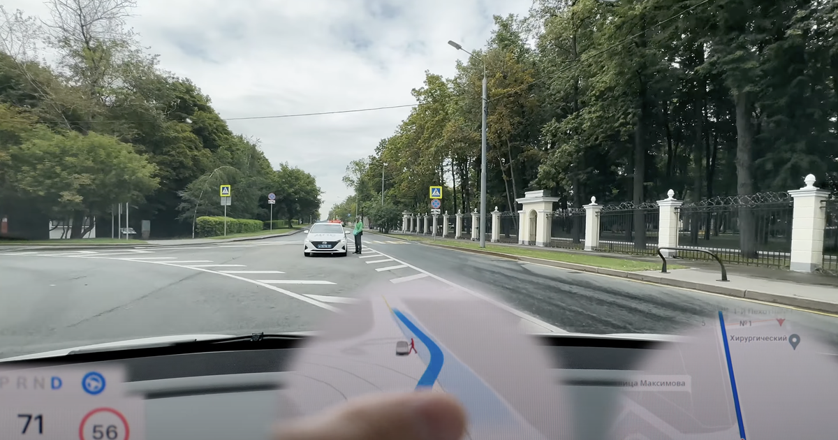 Опасный маневр автопилота