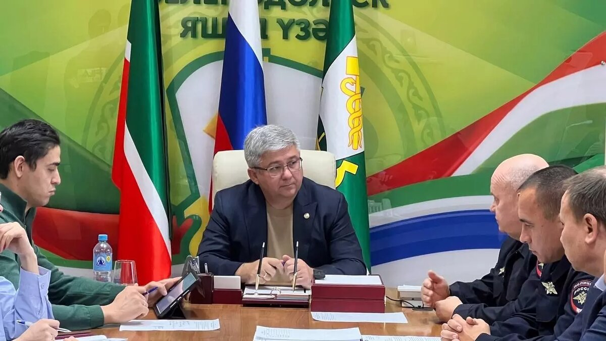     Мэр Зеленодольска Михаил Афанасьев поручил заняться опасными участниками на дорогах. Об этом сообщили в пресс-службе районной администрации.