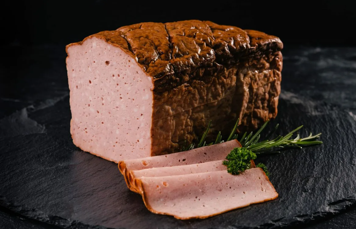 Давай хлеба и мяса. Баварский леберкезе. Леберкезе мясной хлеб. Леберкезе Австрия. Леберкезе Германия.