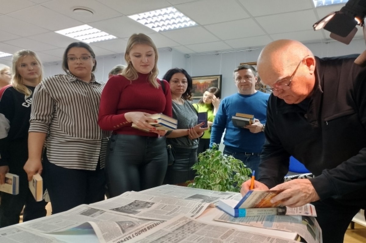    Писатель Александр Лапин презентовал в Тамбове книгу о Берии