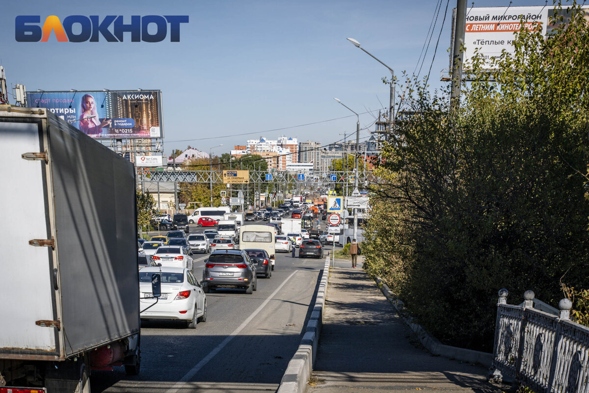 В Краснодаре показали места вечных массовых пробок: автолюбители предложили  пути решения проблемы | Блокнот Краснодар | Дзен