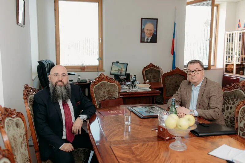 Глава Русской общины Нагорного Карабаха Александр Бордов и директор Русского дома в Ереване Вадим Фефилов