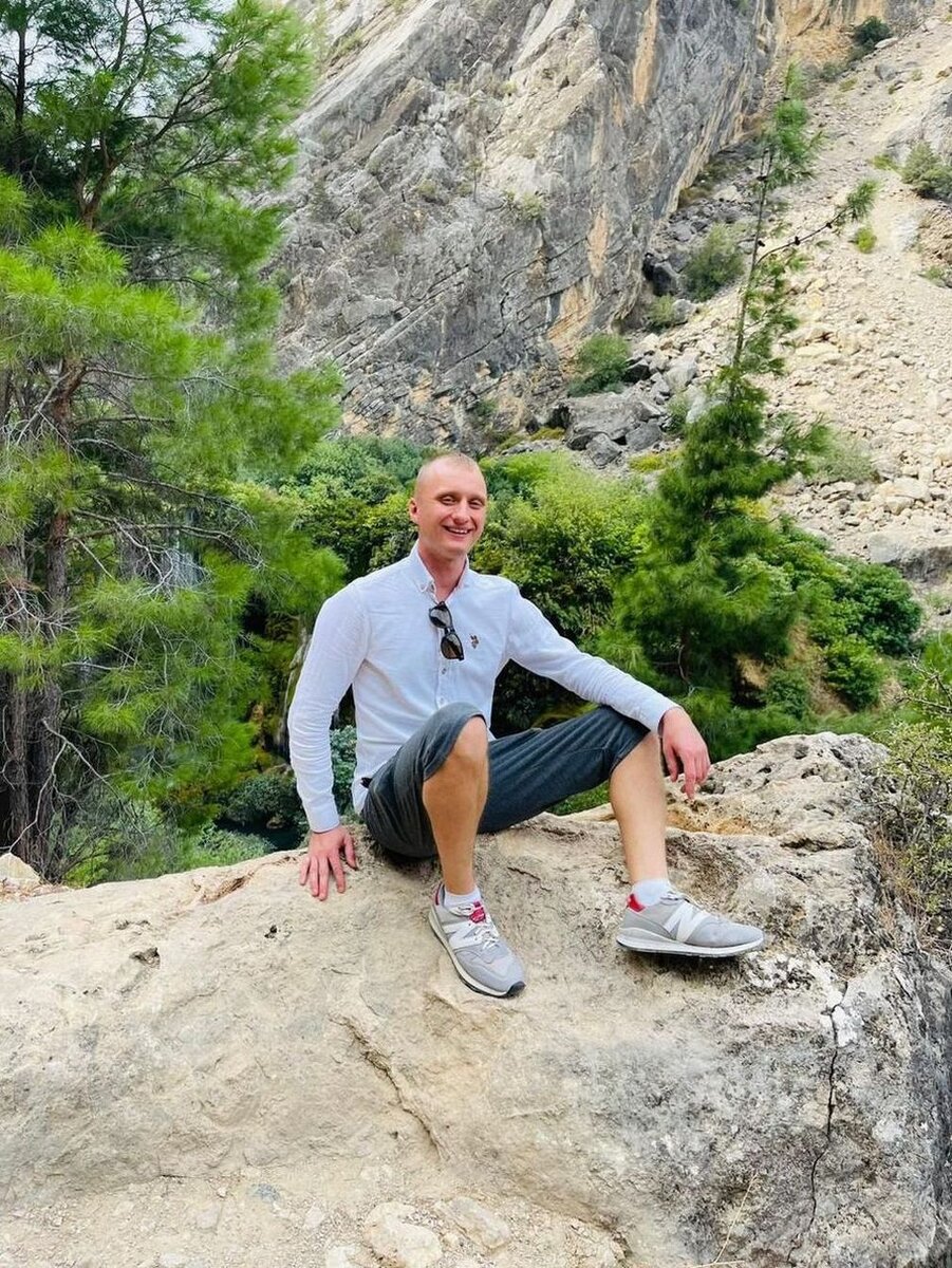 Михаил Туэбов, я уже более 10 лет в интернет маркетинге, последние 3 года активно использую накрутки поведенческих факторов, знаю, как работает продвижение на Яндекс картах 