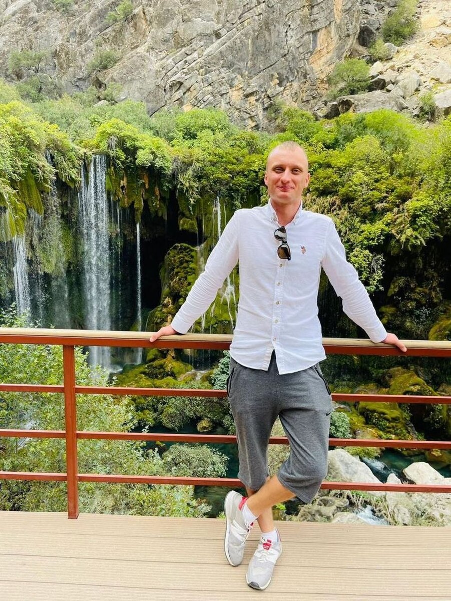 Михаил Туэбов, я уже более 10 лет в интернет маркетинге, последние 3 года активно использую накрутки поведенческих факторов, знаю, как работает продвижение на Яндекс картах 