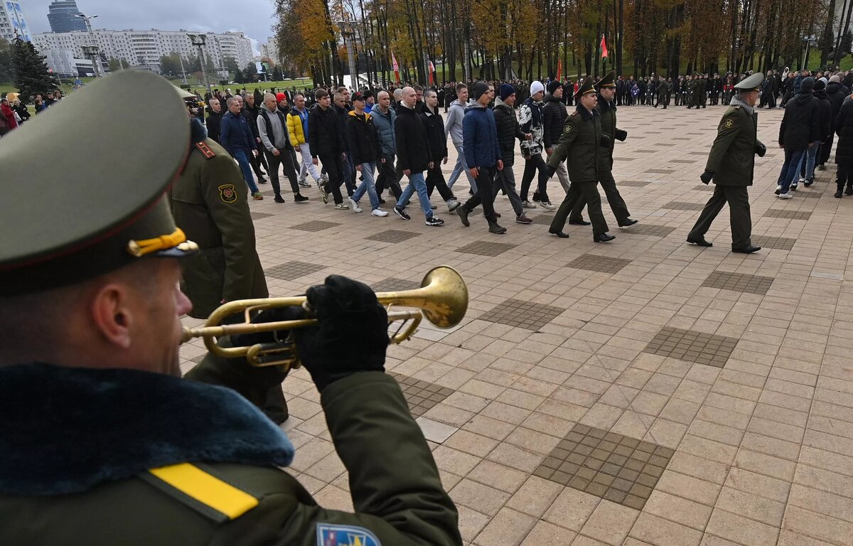 Отправка призывников в войска © Sputnik / Виктор Толочко