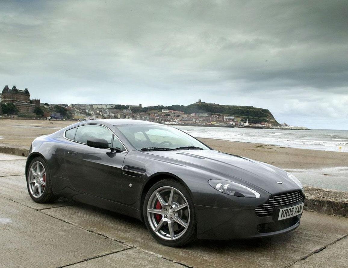 Aston Martin db8 Vantage