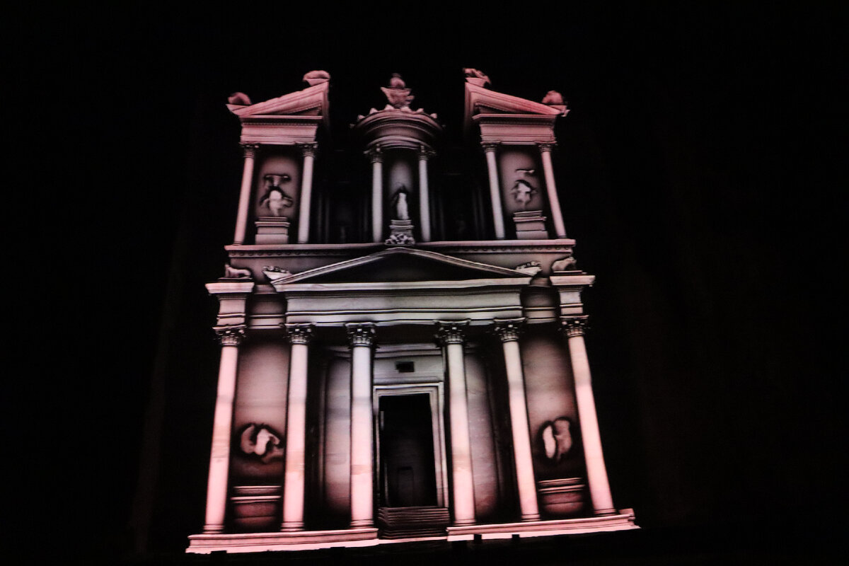 Лазерная проекция на Сокровищницу 