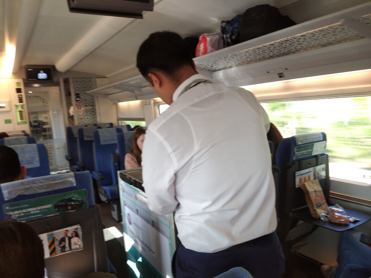 ÐÐ¾ÑÐ»Ðµ ÑÐ¾Ð³Ð¾, ÐºÐ°Ðº Ñ Ð¿ÑÐ¾ÐµÑÐ°Ð» Ð¸Ð· Ð¡Ð°Ð¼Ð°ÑÐºÐ°Ð½Ð´Ð° Ð² Ð¥Ð¸Ð²Ñ Ð½Ð° ÑÑÐ°ÑÐ¾Ð¼ Ð¿Ð¾ÐµÐ·Ð´Ðµ Ð² ÑÐ±Ð¸ÑÐ¾Ð¼ Ð¿Ð»Ð°ÑÐºÐ°ÑÑÐµ, ÑÐµÑÐ¸Ð», ÑÑÐ¾ Ð½ÑÐ¶Ð½Ð¾ Ð² ÐºÐ°ÑÐµÑÑÐ²Ðµ ÐºÐ¾Ð¼Ð¿ÐµÐ½ÑÐ°ÑÐ¸Ð¸ Ð¿ÑÐ¾ÐºÐ°ÑÐ¸ÑÑÑÑ Ð½Ð° ÑÑÐ¼-ÑÐ¾ Ð±Ð¾Ð»ÐµÐµ ÐºÐ¾Ð¼ÑÐ¾ÑÑÐ½Ð¾Ð¼ Ð¸ Ð¿ÑÐ¸ÑÑÐ½Ð¾Ð¼.-12