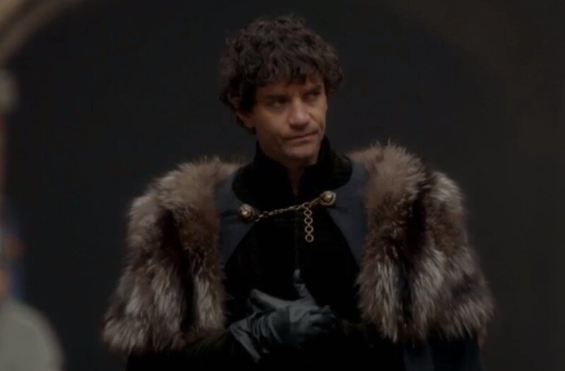 Граф Уорик в исполнении Джеймса Фрейна. Кадр из фильма «Белая королева».