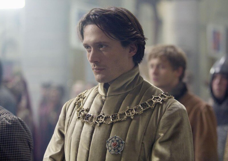 Джордж герцог Кларенс в исполнении Дэвида Оукса. Кадр из фильма «Белая королева».