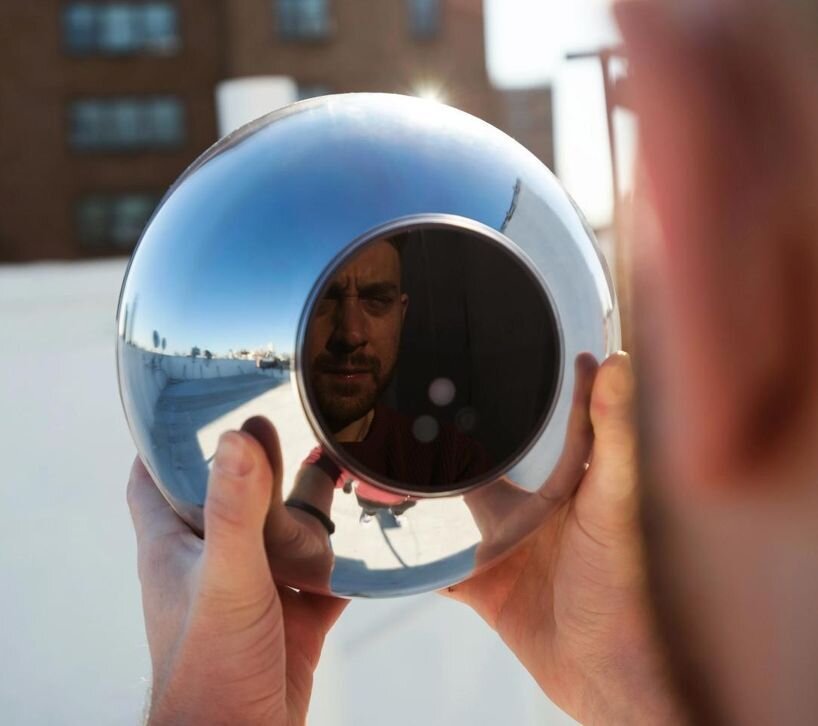 WorldCoin - это система биометрической визуализации, которая может подтвердить, что кто-то является человеком, поддерживаемая соучредителем Open AI