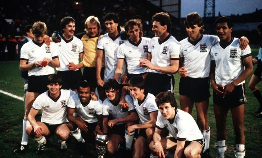 Сборная Англии защитила чемпионский титул спустя два года после Евро-82