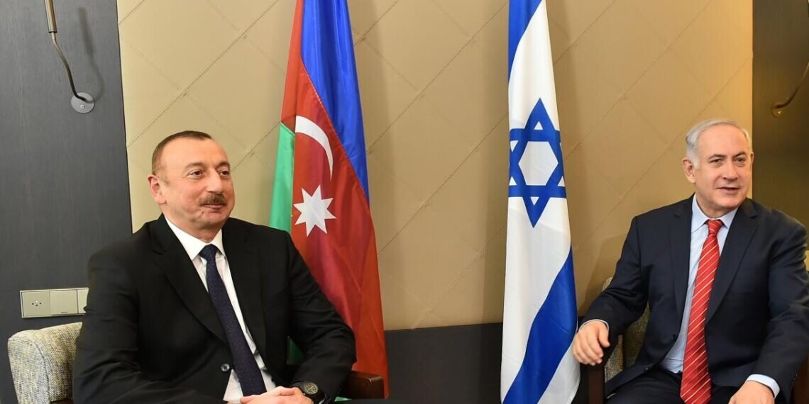 На чем основывается личная неприязнь израильского журналиста Романа Цыпина к армянскому народу, к тем, чьих детей резали, насиловали и брали в плен буквально до начала нападения на Израиль, с...