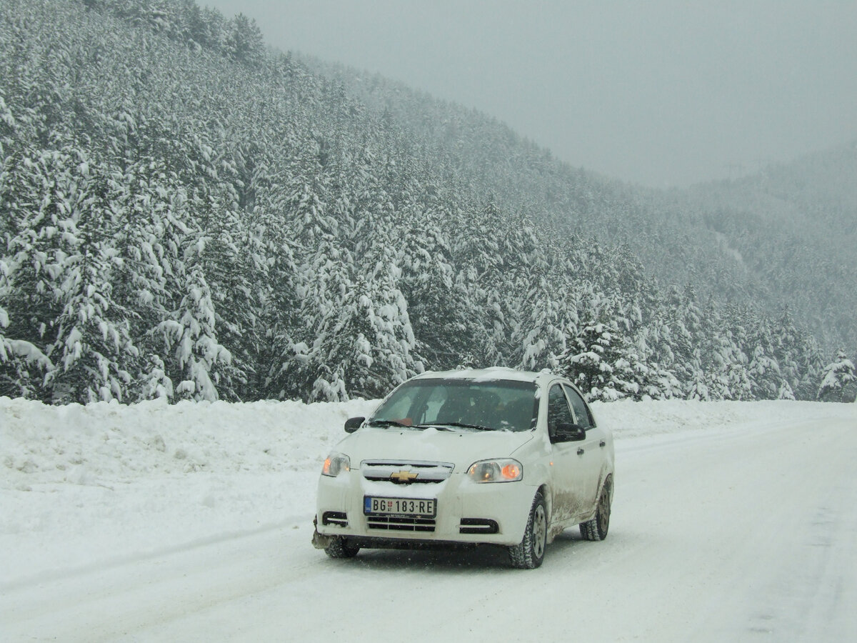 Машина, которую мы арендовали в аэропорту Белграда