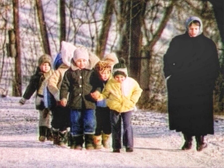 Кадр из фильма «На тебя уповаю», 1992 год, режиссер Елена Цыплакова