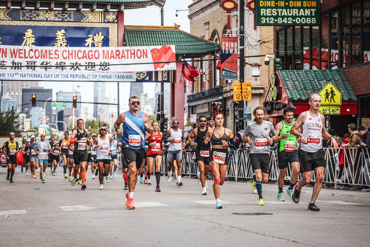Трасса проходит через главные районы города - вот часть города - ЧайнаТаун 