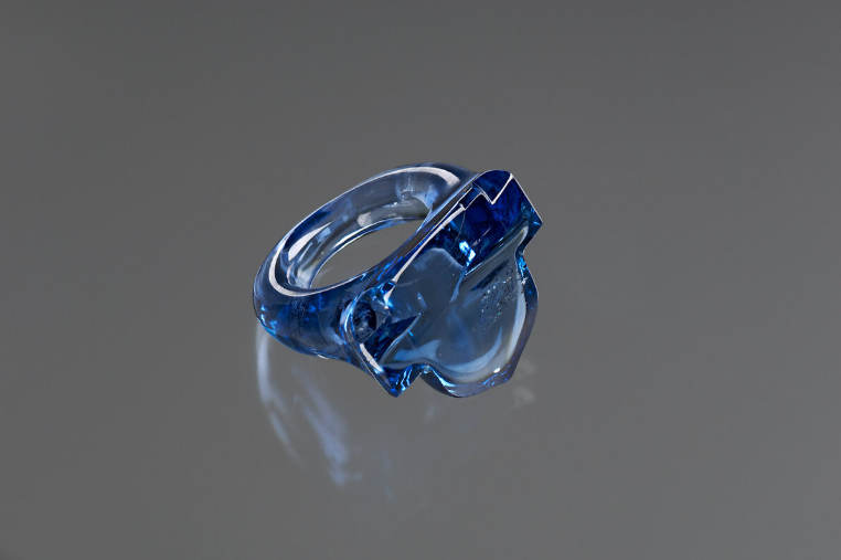 Кольцо, сапфир, 1400 г. Размеры кольца 2,4 см × 2,4 см. 