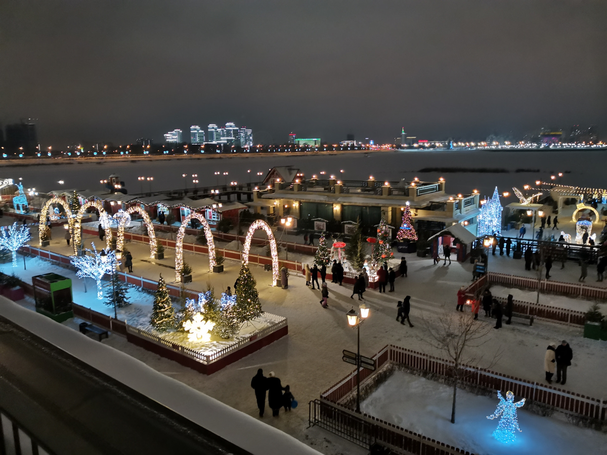топ-10 мест, которые могут быть интересными для посещения в Новый год в Казани: В первую очередь стоит посетить музей чак-чак   Посещение главной новогодней ёлки и участие в торжественных мероприятиях