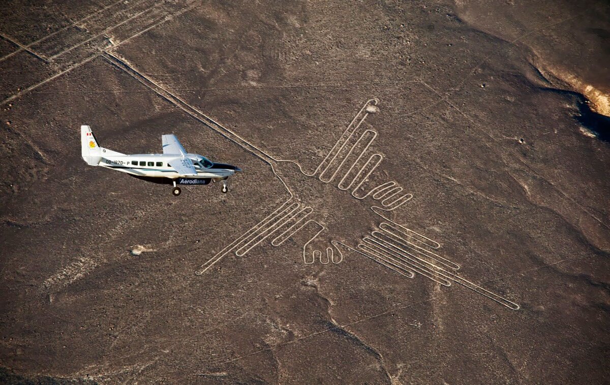 Плато Наска. Изображение взято с сайта: https://i.pinimg.com/originals/33/7e/cb/337ecbdbc512d3515941e4992e87a4a8.jpg