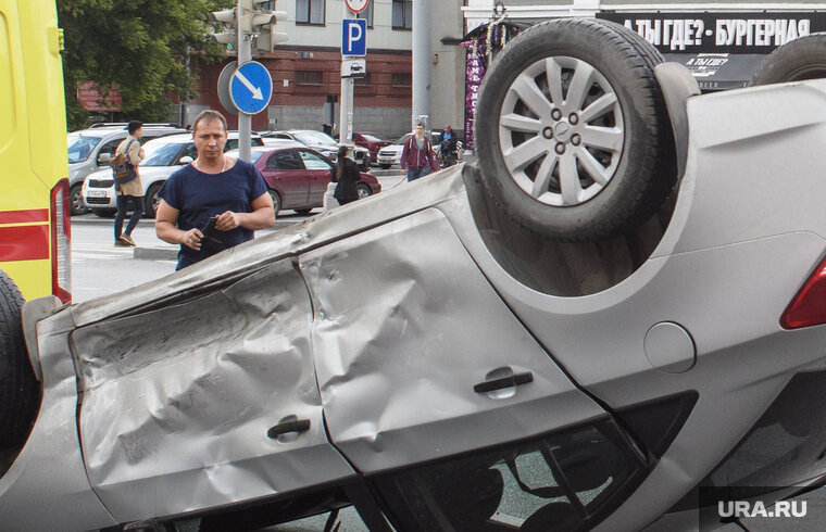    Боец из ХМАО рассказал, как они помогали людям, попавшим в аварию