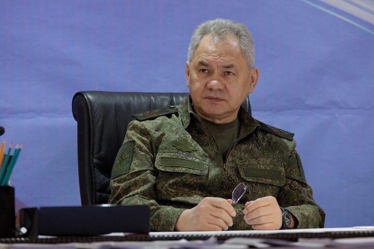    Сергей Шойгу уделил внимание обеспечению военных обмундированием на зиму