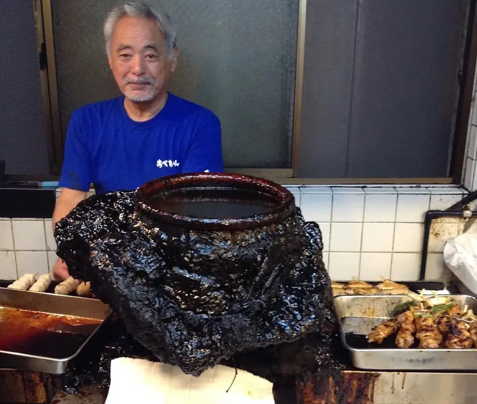 Если честно, выглядит максимально мерзко. Хуже даже комка волос из слива в ванной