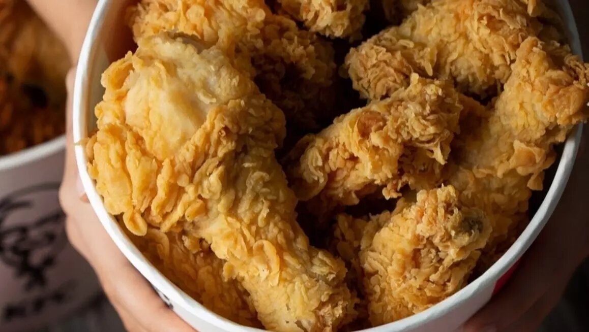     Тюменская птицефабрика увеличила на 30% объемы поставок куриного мяса и полуфабрикатов для ресторанов быстрого питания KFC.