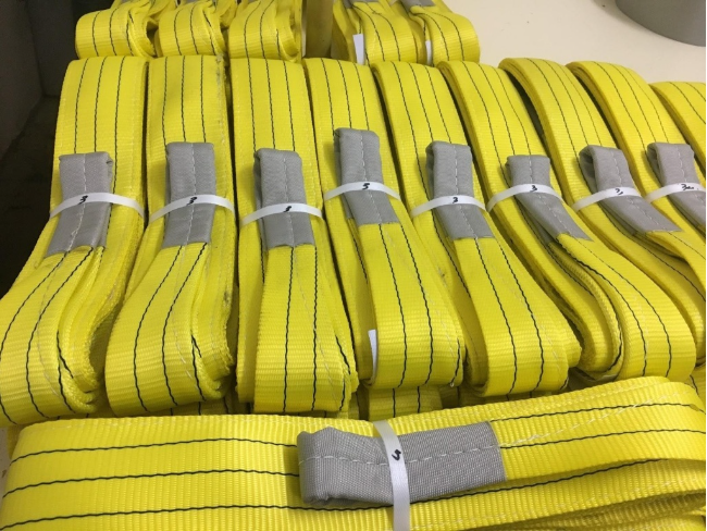 Рис. 3: Текстильные стропы грузоподъемного механизма