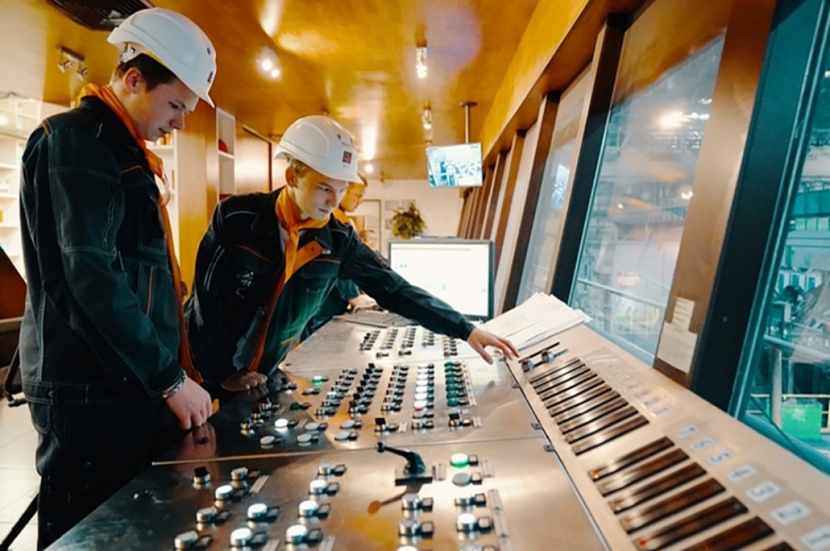    На предприятии идёт системная работа по подготовке кадров.