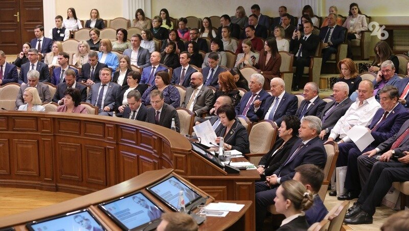 В правительстве края прошла конференция с участием делегации из Омской области Фото: Дмитрий Ахмадуллин / ИА «Победа26»