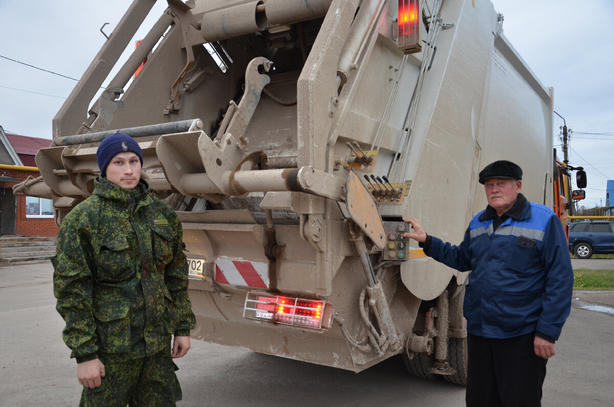 Дмитрий Малмыгин и Ринат Ахметшин только приехал с полигона.