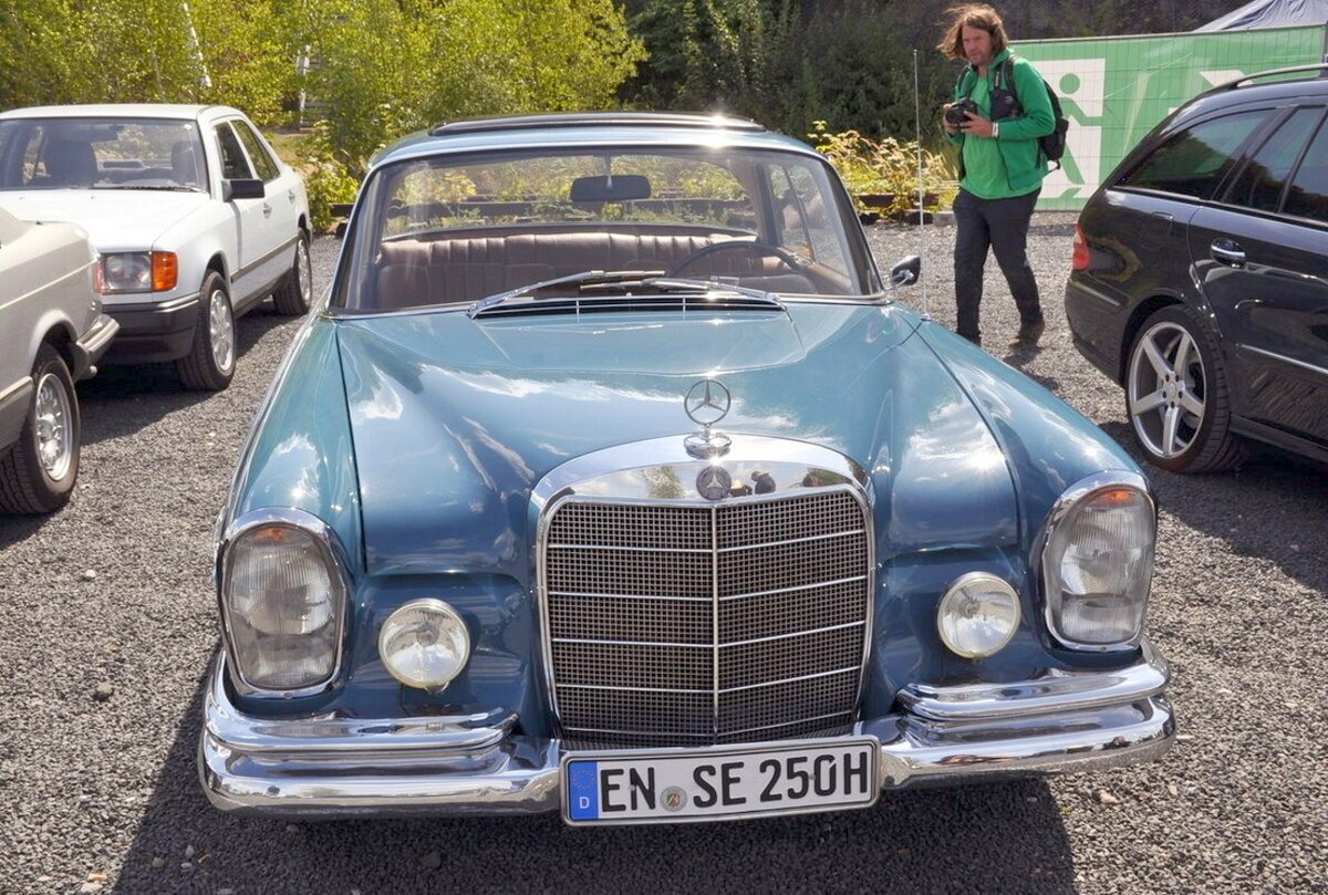 Можно ли фотографировать чужие авто на улицах? Случай из жизни... | Лучшее  из автомобильной истории | Дзен