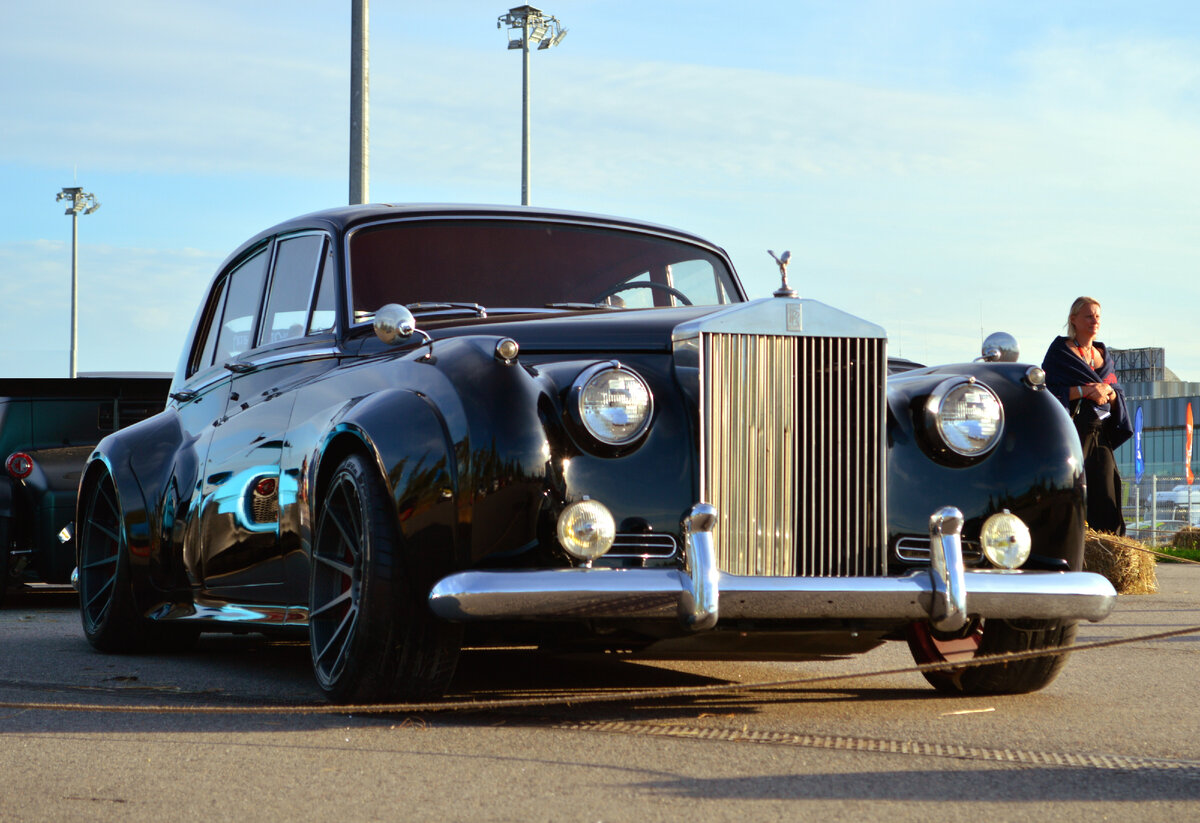 Можно ли фотографировать чужие авто на улицах? Случай из жизни... | Лучшее  из автомобильной истории | Дзен