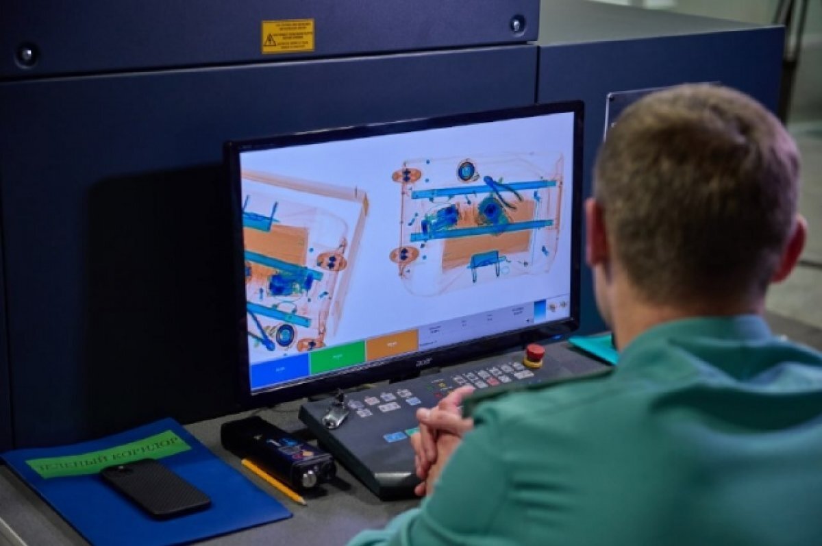    Александр Моор поздравил работников и ветеранов тюменской таможни