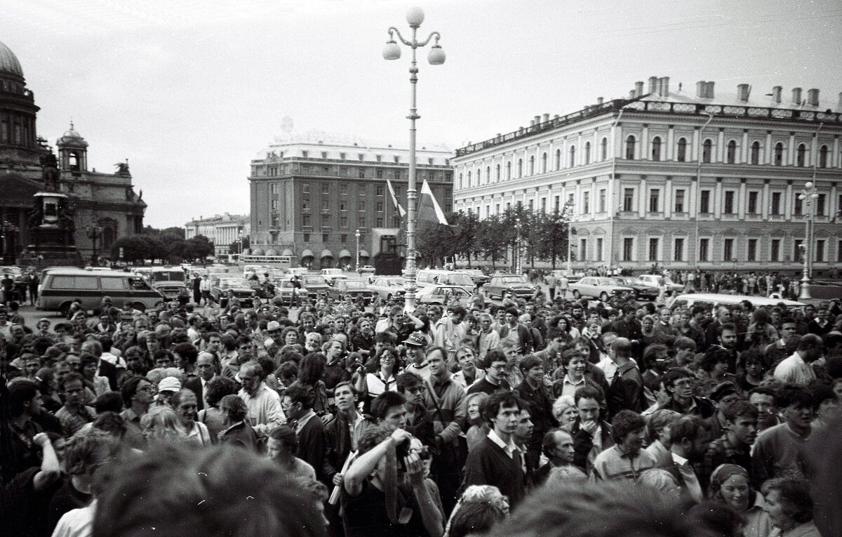 Ссср в 1991 г. Путч 1991 Ленинград. Ленинград 1991 август. Мариинский дворец 1991. Августовский путч Мариинский дворец.