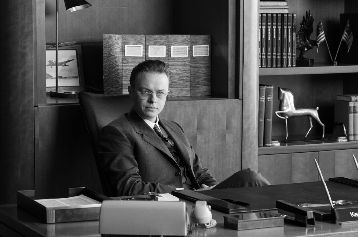 Кадр из фильма "Оппенгеймер"