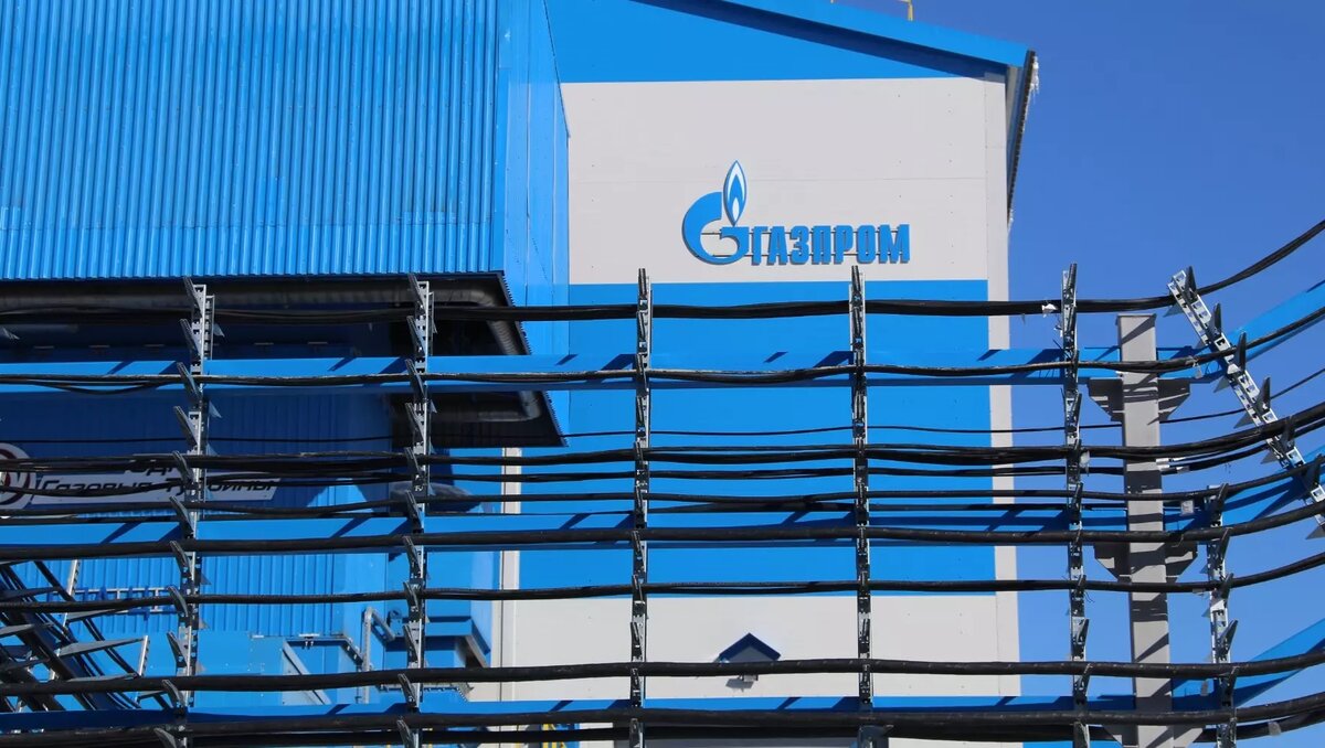     Почти полтора года «Газпром» живет в режиме напряжения. Возможность выправить ситуацию за счет увеличения тарифов на голубое топливо «споткнулась» о законопроект о дополнительном росте налога на добычу полезных ископаемых (НДПИ). На этом фоне пересмотр инвестпрограммы выглядит еще более мрачно.