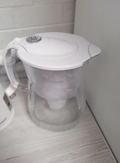 Кувшин-фильтр отечественного производства "Аквафор"