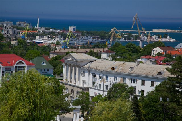    Правда ли, что над Севастополем прошла ракетная атака?