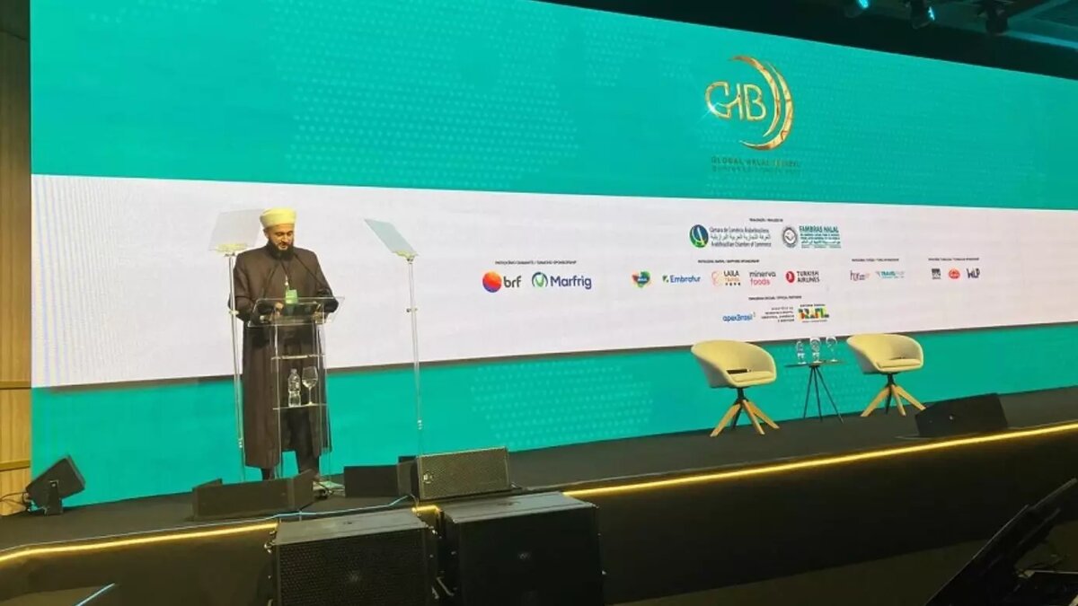     Муфтий Татарстана Камиль Самигуллин сегодня, 24 октября, приехал в Бразилию. Там на Global Halal Brazil Business Forum 2023 он рассказал об опыте РТ в реализации халяль-индустрии.