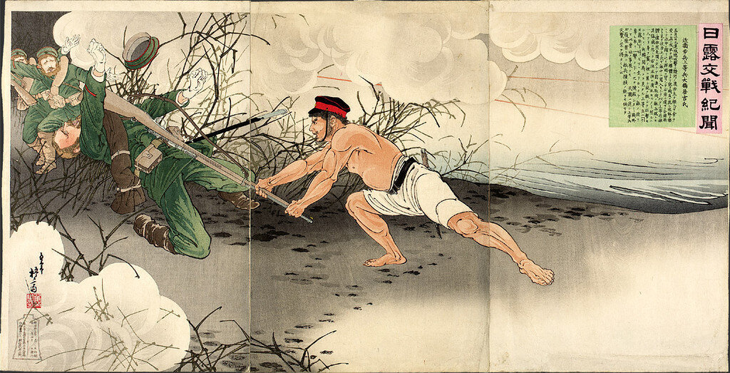 Рядовой императорской гвардии Охаши Кейкиши лупит бородачей своим прикладом.