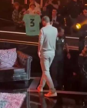    Жерар Пике упал в яму. Фото: скрин