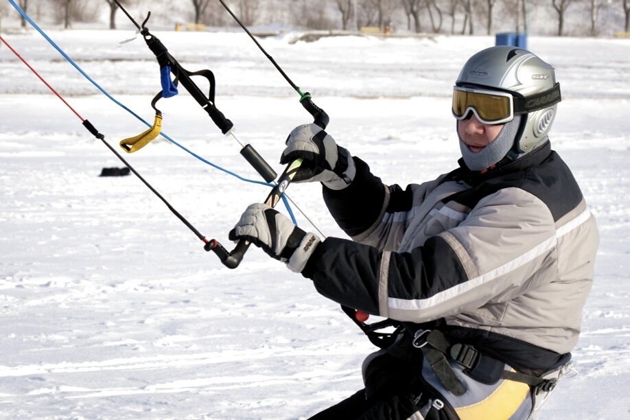 Сноукайтинг. Автор: Вадим Кондратьев. http://chronograph.livejournal.com/65971.html, CC BY-SA 3.0, https://commons.wikimedia.org/w/index.php?curid=15283807