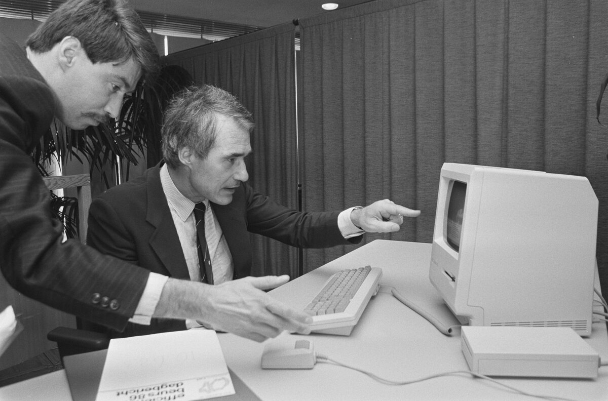 Macintosh – компьютеры особого сорта. Судьба компьютеров семейства Макинтош  со Стивом Джобсом и без него | Цифровой Океан | Дзен